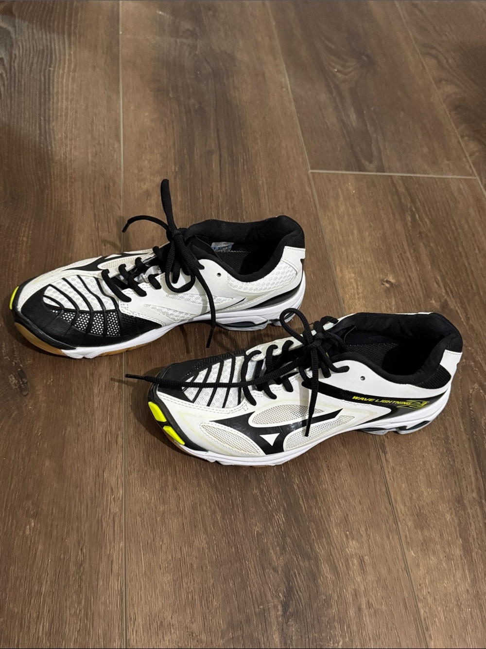 Mizuno White, Black & Neon Yellow Low-Profile Running Shoes
